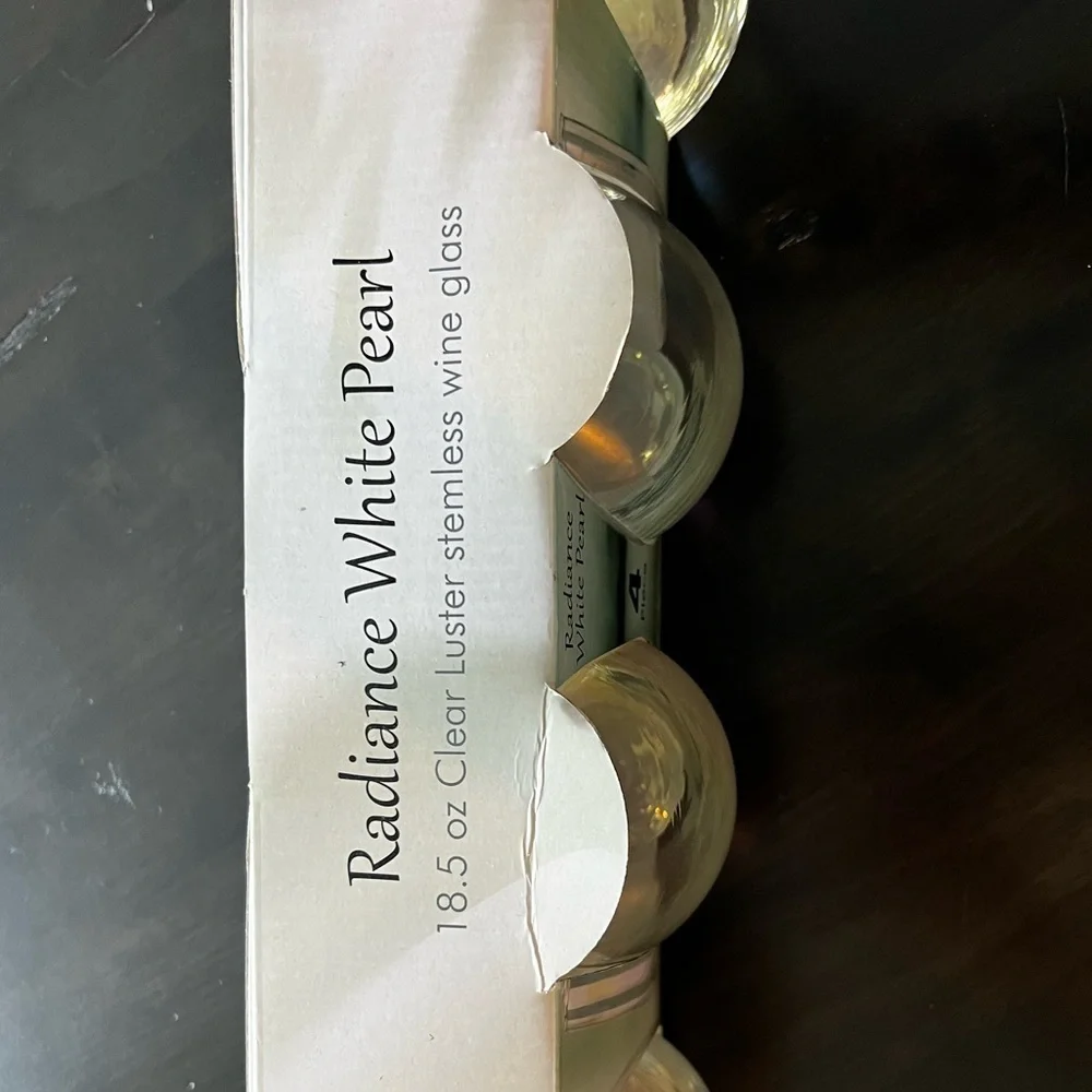 New in Box Circleware Radiance White Pearl Stemless Wine Glasses